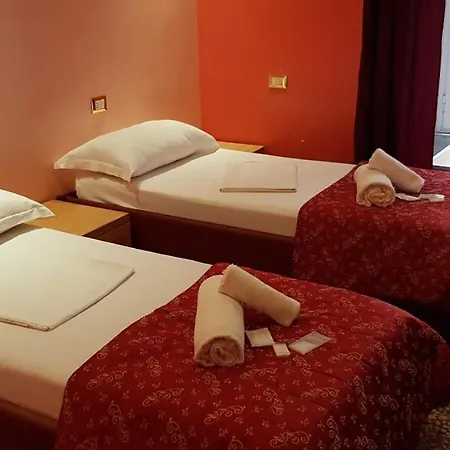 Legend R.g. Hostal Roma