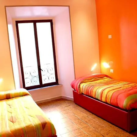 Hostal Legend R.g.