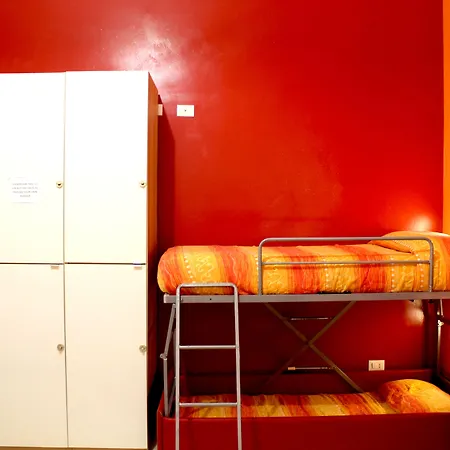 Legend R.g. Hostel *