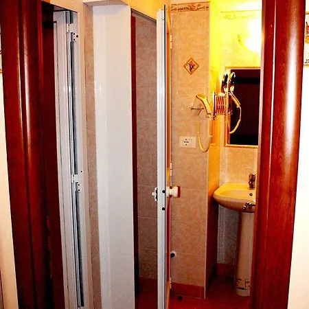Hostal Legend R.g. *
