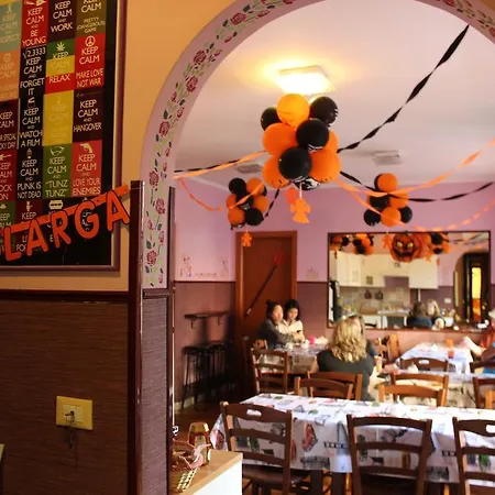 Hostal Legend R.g.