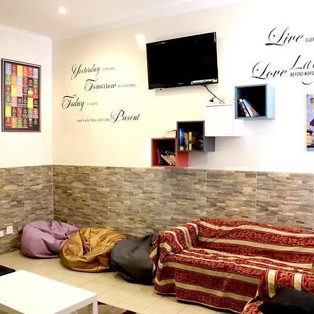 Legend R.g. Hostal Roma