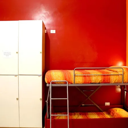 Legend R.g. Hostal