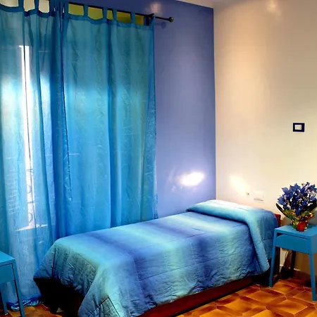 Hostal Legend R.g.