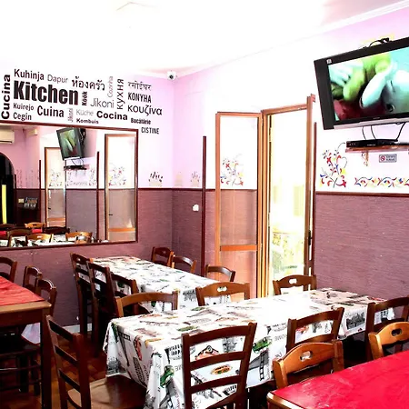 Legend R.g. Hostal