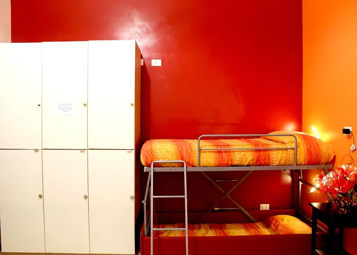 Legend R.g. Hostel *