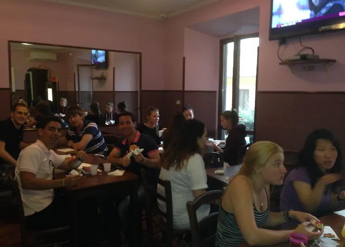 Legend R.g. Hostel *