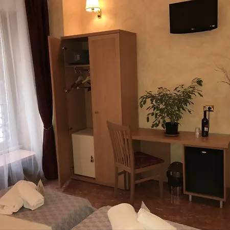 Hostel Legend R.g. Rome