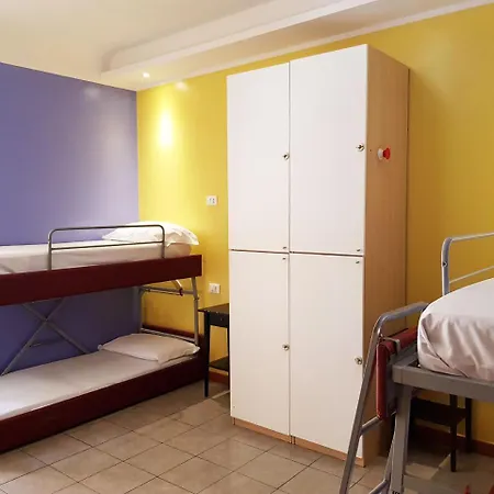 Hostel Legend R.g. Rome